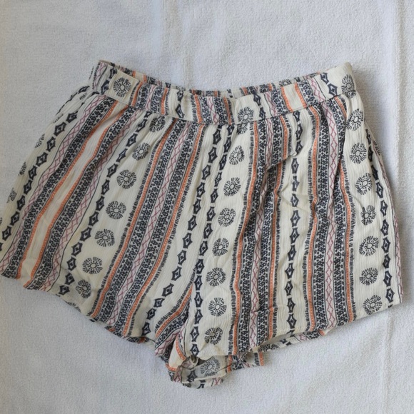 Abercrombie flowy shorts - Picture 1 of 5
